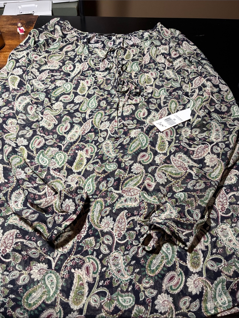 Dex 2X Black Paisley Shirt with Green and Cream Accents